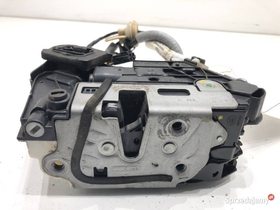 ZAMEK DRZWI LEWY TYŁ VW PASSAT B8 Kombi