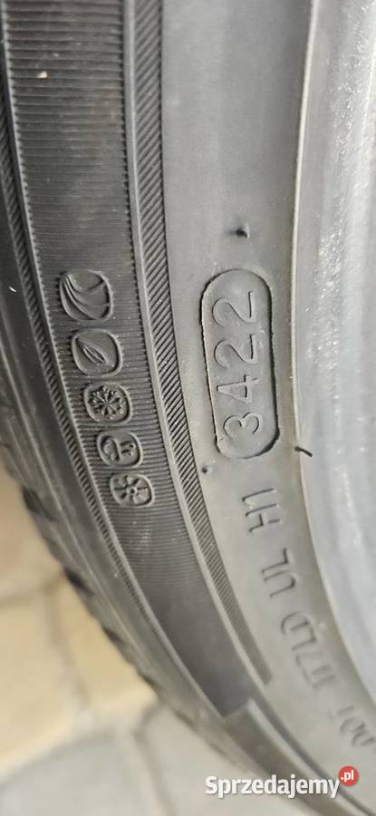 Opony wielosezonowe Hankook 245 45 19 sprzedam