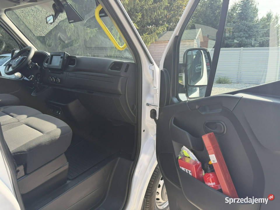 Renault Master L2H2 średniak 8osobowy lift immobilizer Warszawa sprzedam