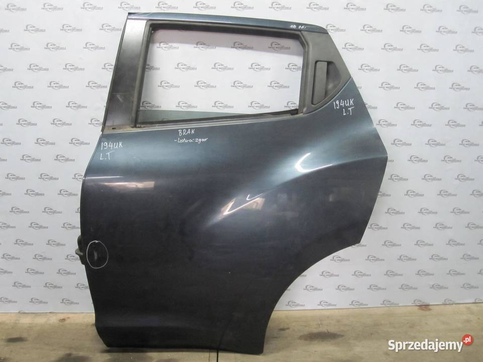 NISSAN JUKE 11r drzwi lewe tył