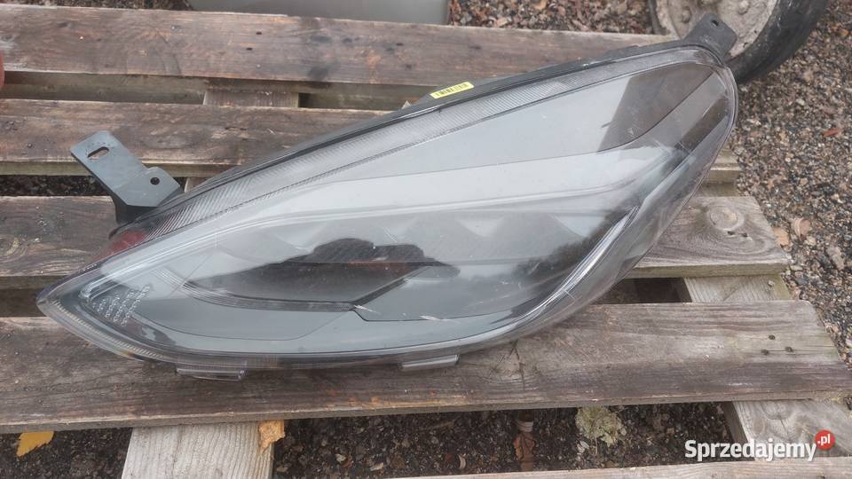 Ford Fiesta MK8 Reflektor Przód Przedni Lewy Lampy przednie Iwanowice