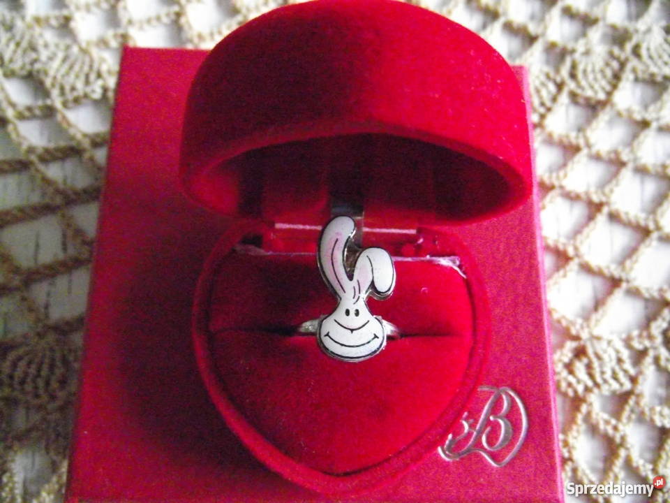 MAŁY PIERŚCIONECZEK Z KRÓLIKIEM BAXEM śr 15 mm posrebrzane wielkopolskie Piła