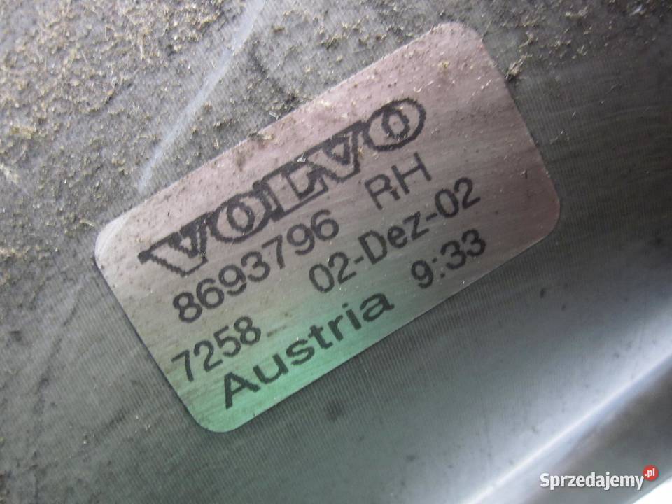 VOLVO XC90 I 03r halogen prawy 8693796