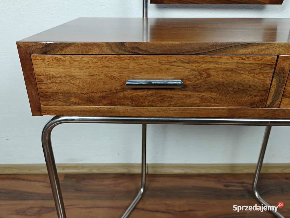 Autorski projekt toaletki inspirowany stylem Warszawa