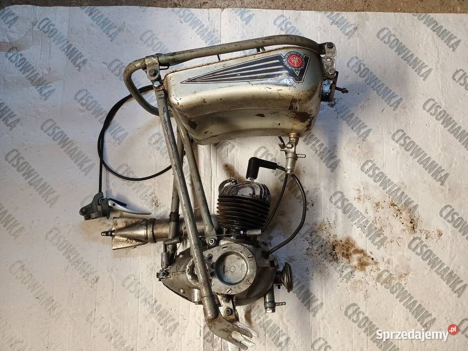 Rower zabytkowysilnik Victoria FM38 Kurzętnik