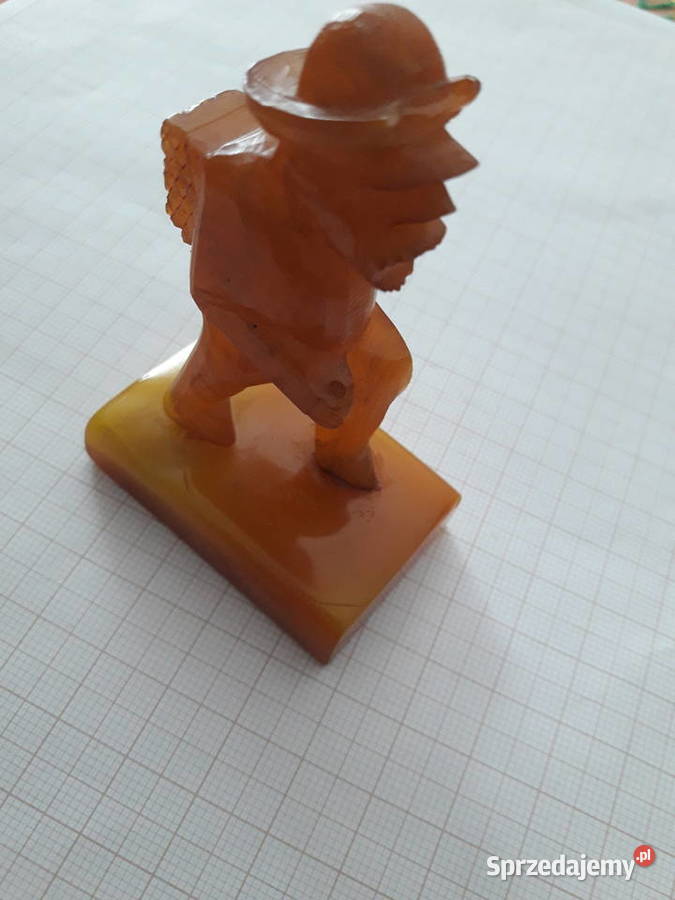 Rzeźba z bursztynu bakelit