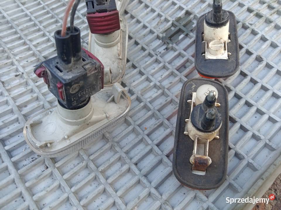 Saab 93 95 900 9000 kierunkowskazy boczne osobowe Stalowa Wola