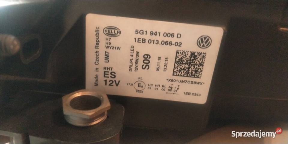 VW Golf VII lampa przednia prawa H7 łódzkie sprzedam