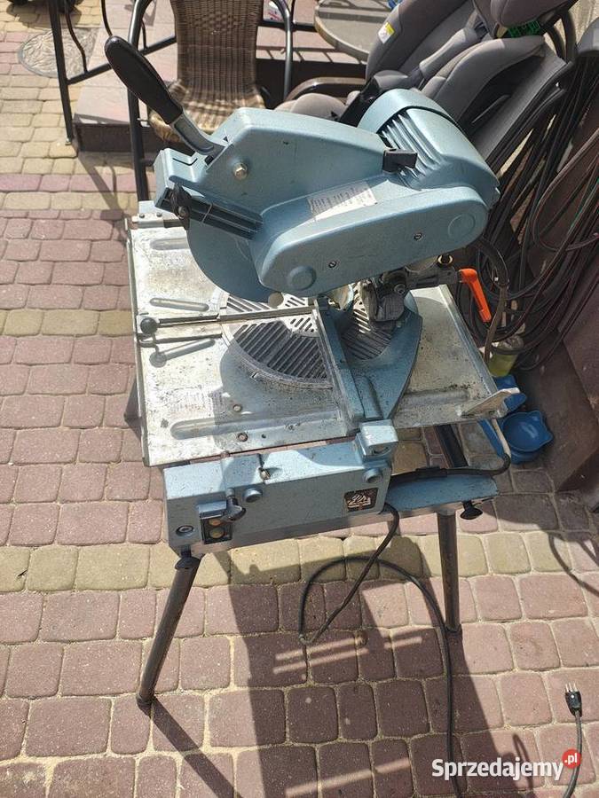 Piła ukośnica 2w1 z odwracalnym blatem roboczym