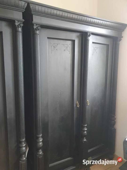 Przedwojenna szafa i Obraz Olejny