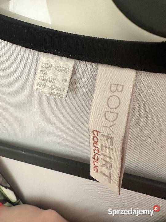 Piekna sukienka z kwiatami Body Flirt M Gdańsk sprzedam