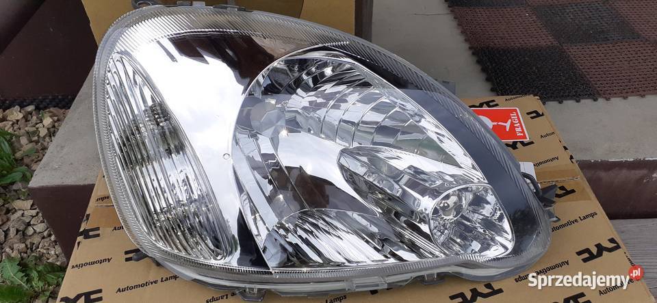 Reflektor przód prawy TYC Toyota Yaris 1 Siepraw sprzedam