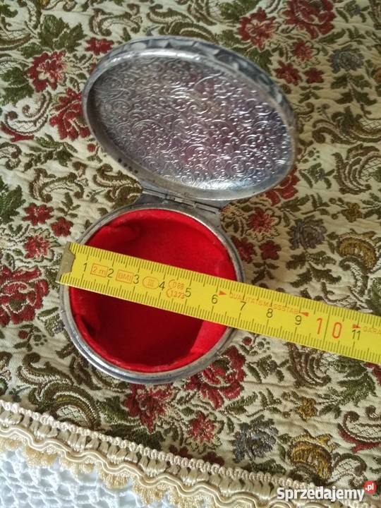 Okrągłe puzederko na biżuterięmetalowe małopolskie Ropa sprzedam