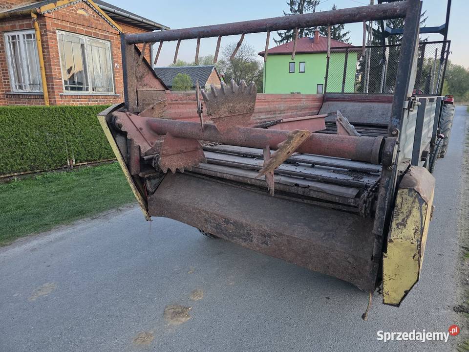 Rozrzutnik obornika dwuosiowy czarna białostocka Rozrzutniki obornika Samborzec