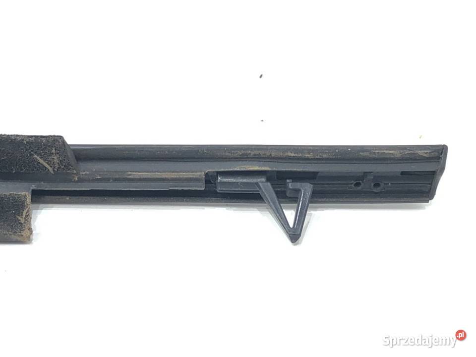 LISTWA ZGARNIAJĄCA PRZÓD PRAWA TOYOTA COROLLA osobowe Części samochodowe