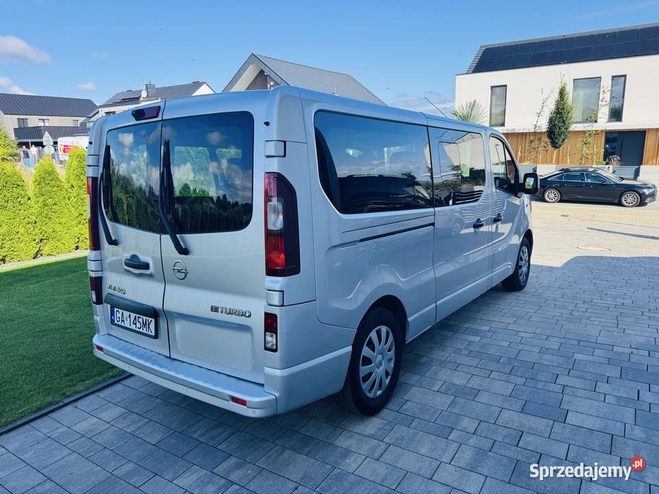 Opel Vivaro Salon 9 osobowy Kamera Gdynia