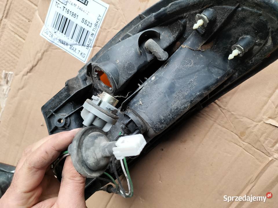 LAMPA TYŁ TYLNA LEWA Mazda 323F BA osobowe