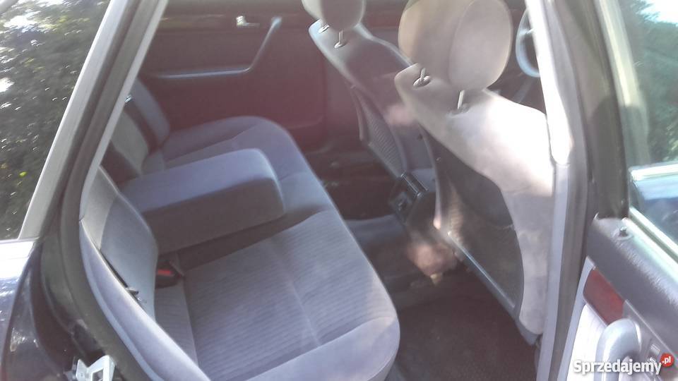 Audi A6 C4 28 193 Quattro manual limuzyna niebieski Lublin