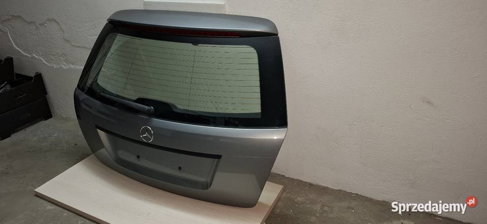 Klapa bagażnika Mercedes W204