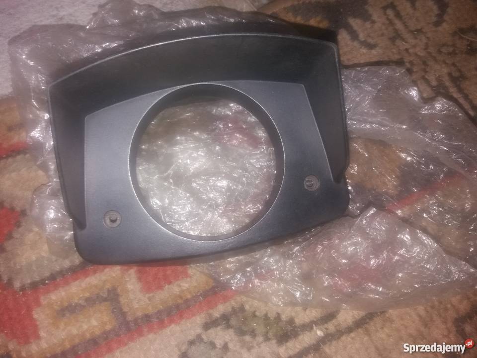 Kapliczka osłona licznik licznika Fiat 125 P