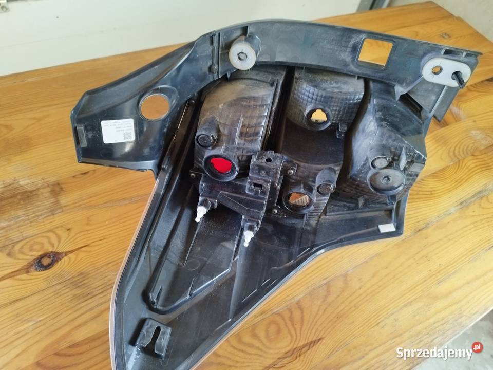 LAMPA TYLNA PRAWA EUROPA 84912SG001 lubelskie