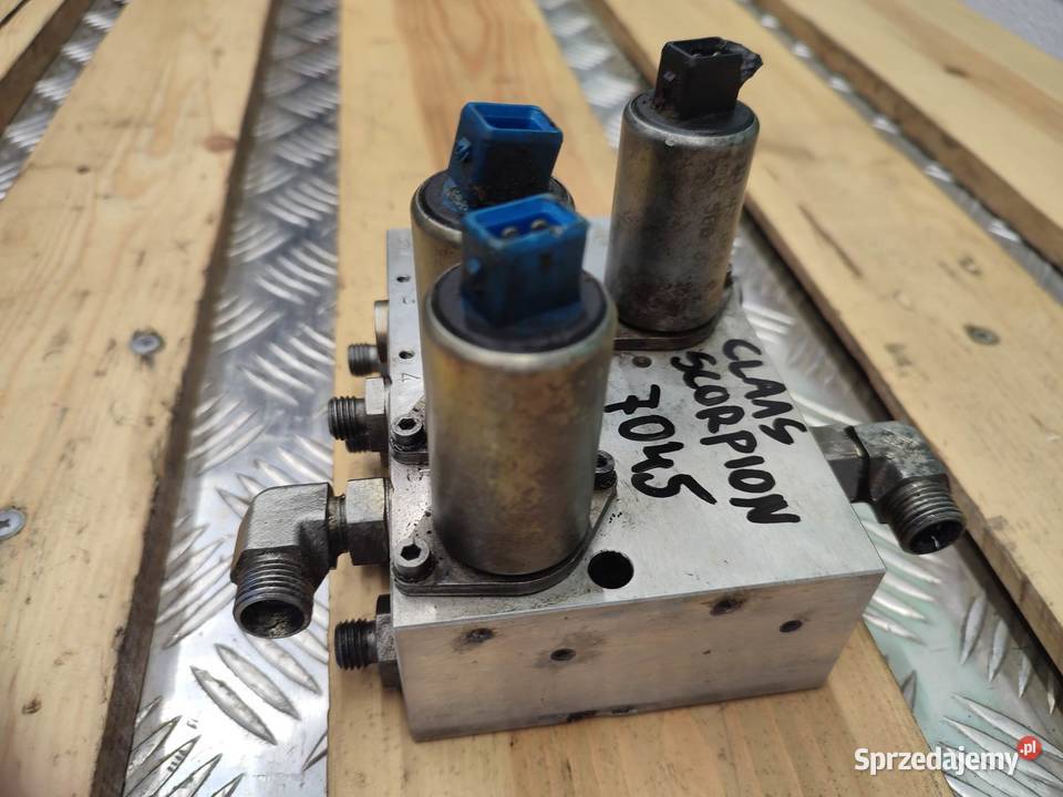 Rozdzielacz hydrauliczny CLAAS Scorpion 7045