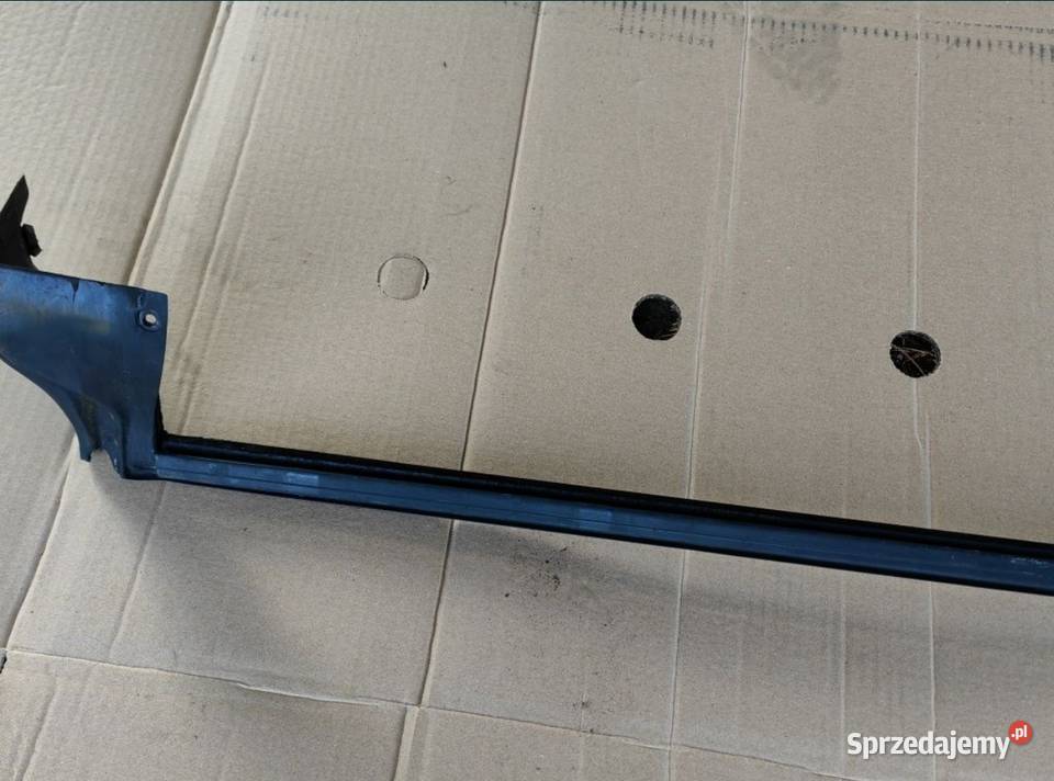 Listwa zgarniająca drzwi prawa wewnętrzna BMW osobowe Żory