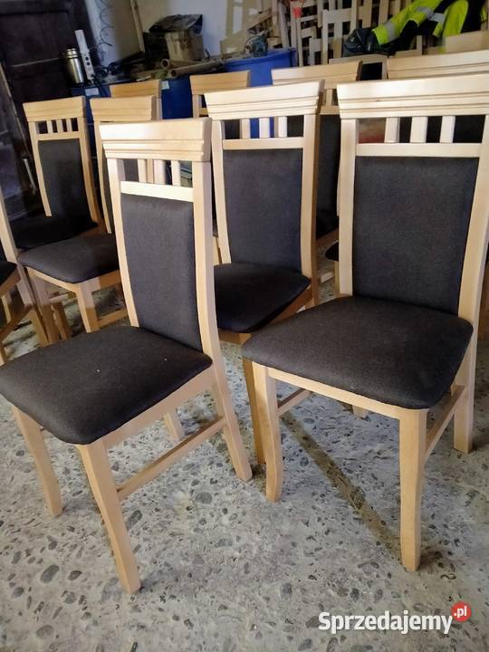 Piękne nowoczesne krzesła bukowe