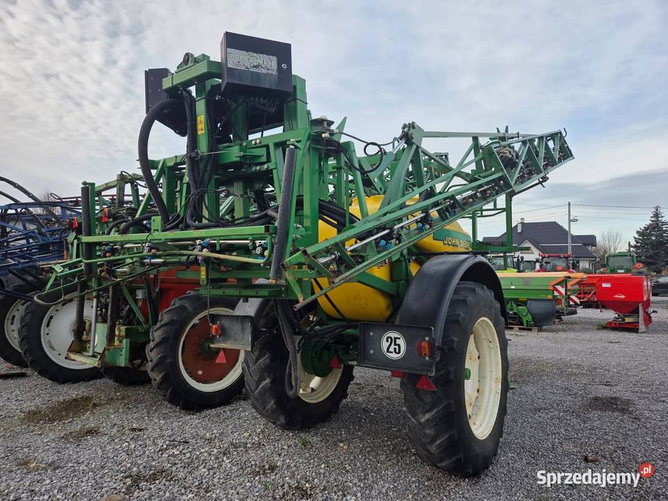 Opryskiwacz John Deere 824 2400 litrów 24 m nieuszkodzony Zaczepiane mazowieckie Gąsewo