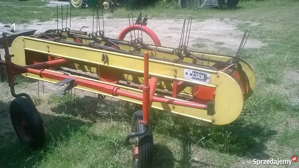 Przetrząsaczo zgrabiarka pasowa taśmówka Maszyny zielonkowe Góry Mokre