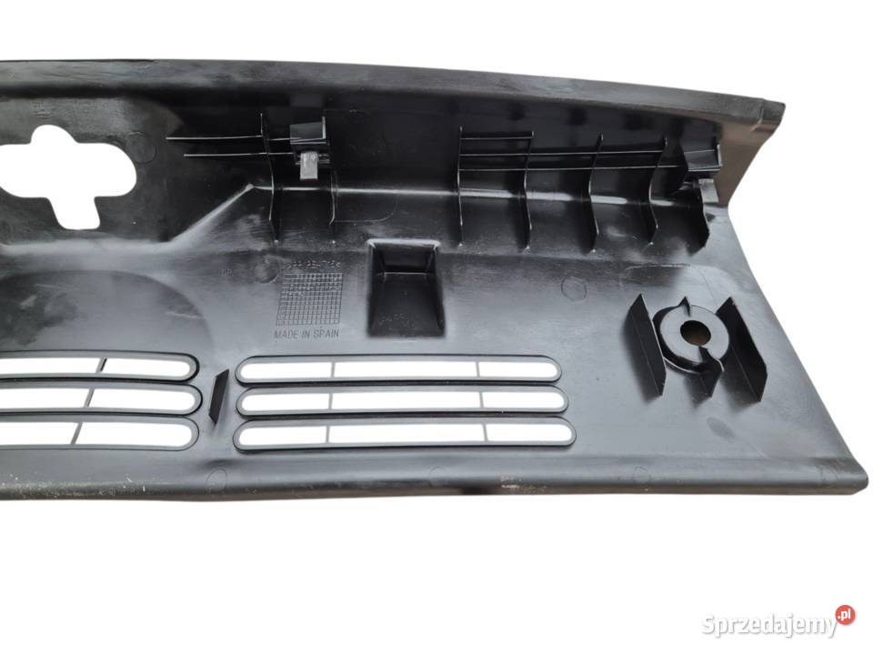 ZAŚLEPKA PLASTIK OSŁONA LISTWA PASA TYŁ Działoszyce sprzedam