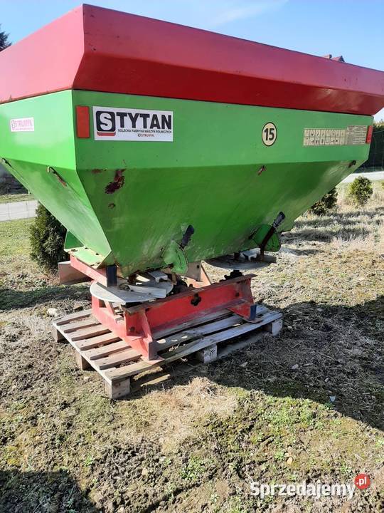 Rozsiewacz nawozu Strumyk 1200 l dolnośląskie Kłodzko