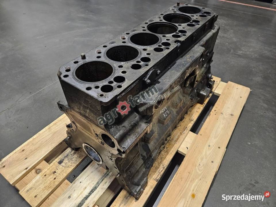 Blok silnika Ares 735 720 710 715 Byków