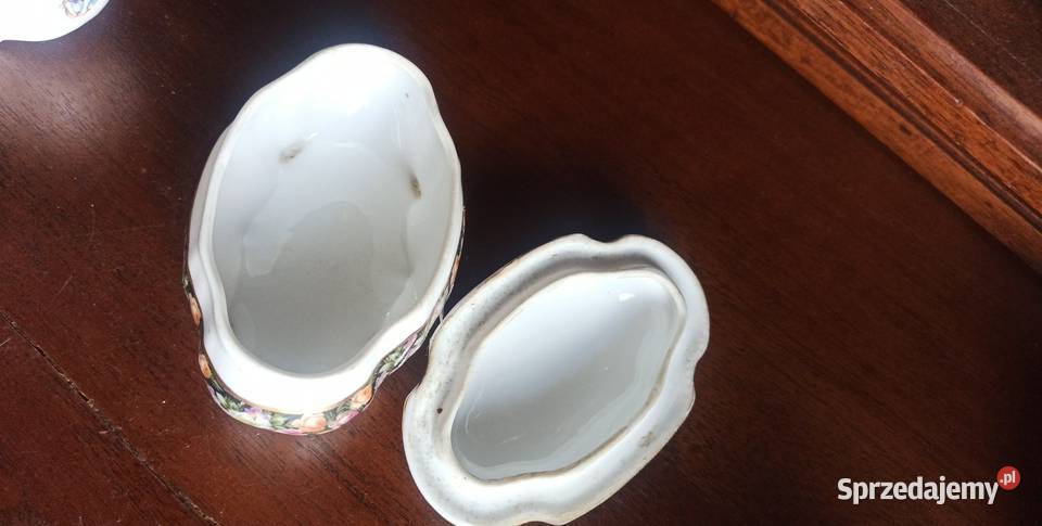 Puzderko Szkatułka Biała porcelanaz bukiecikami
