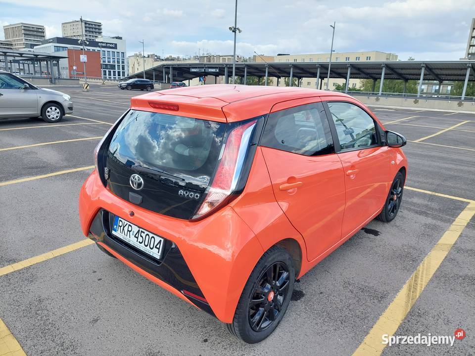 TOYOTA AYGO Selection 10 2016 Łódź