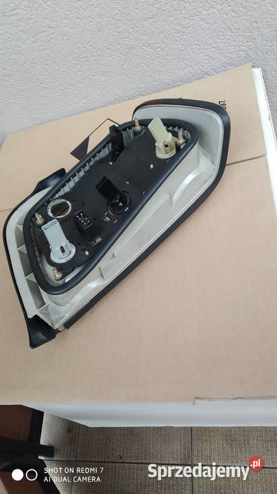 Lampa tylna lewa strona BMW E36 sedan Tomaszów Mazowiecki