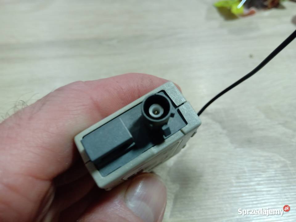 WZMACNIACZ ANTENY ANTENOWY VOLVO 30732030 C30 Zduńska Wola