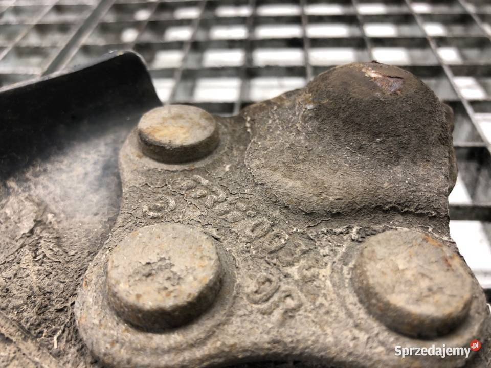 WAHACZ PRAWY PRZÓD DACIA DUSTER Hatchback 1018 Wahacze