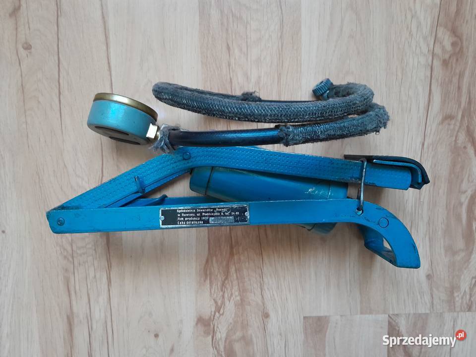 Pompka nożna z czasów PRL sprzedam