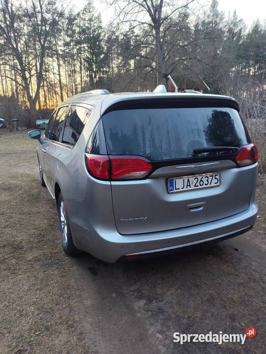 Chrysler Pacifica 2018 r. - 8 osob
