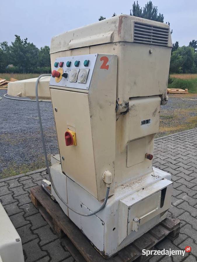 Miesiarka z dzieżą wyjezdną Boku SK 240A Rzeszów