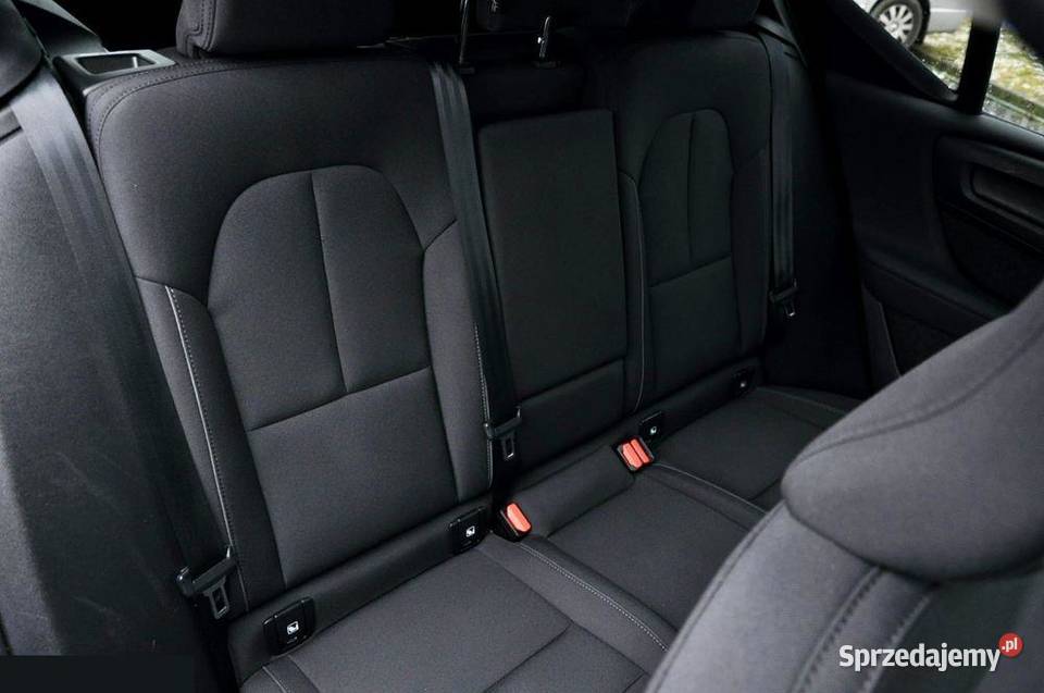 Volvo XC 40 MOMENTUM 20 benzyna 163 2022r Rok produkcji 2022 Goleniów