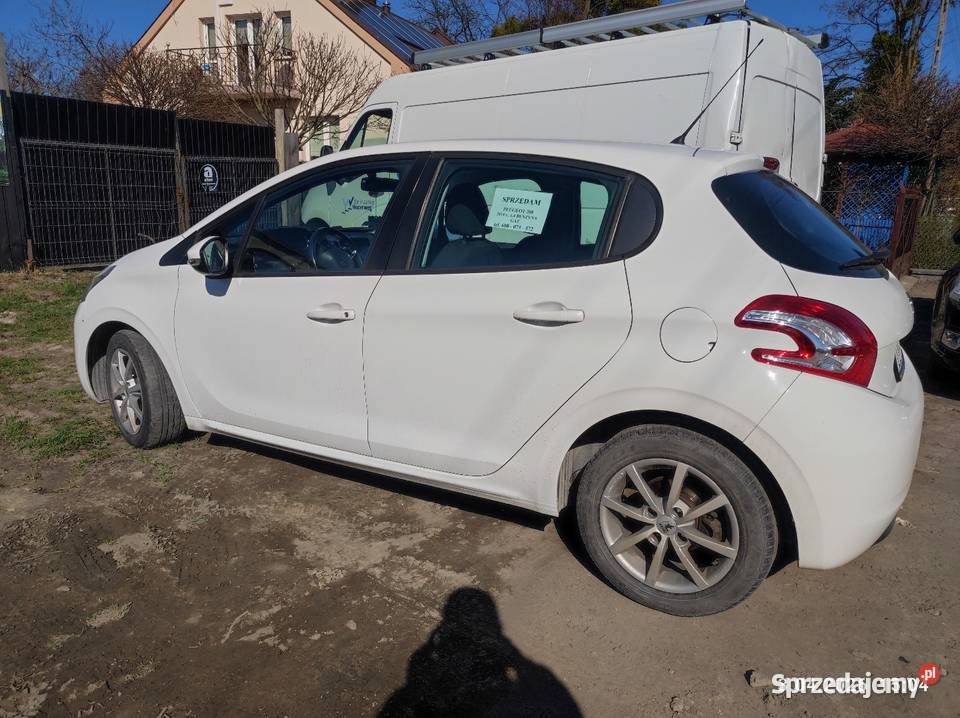 Peugeot 208 14 vti gaz gniazdo USB Chełm sprzedam
