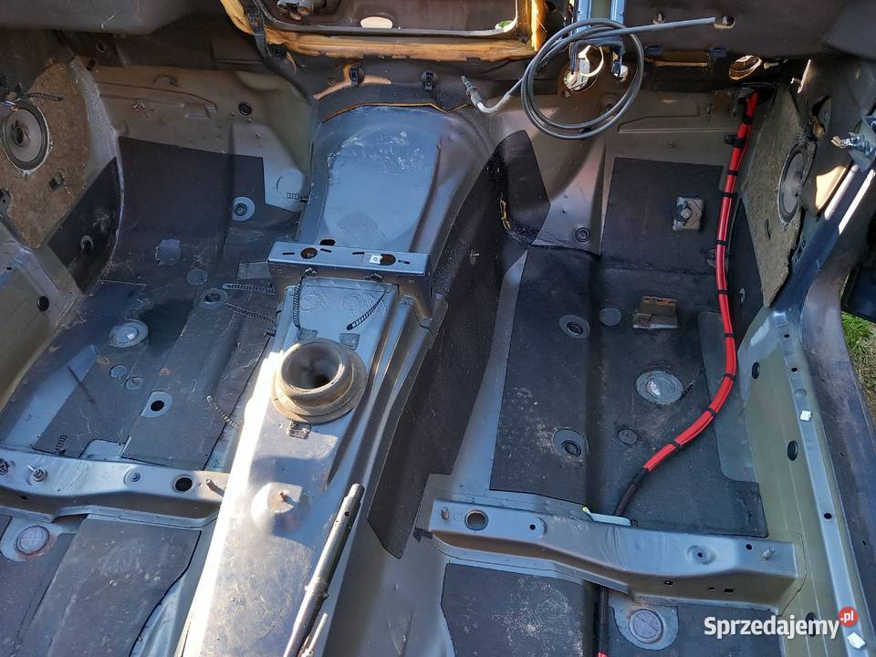 BMW e36 coupe podłoga progi Brzozów