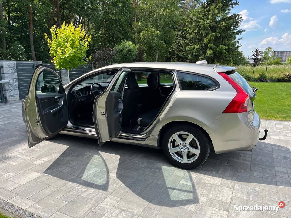 Volvo V60 2015 Niezawodny i komfortowy samochód Śrem