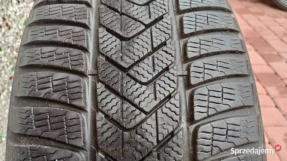 opony zimowe Pirelli Sottozero 3 23535R20 Samochodowe podkarpackie