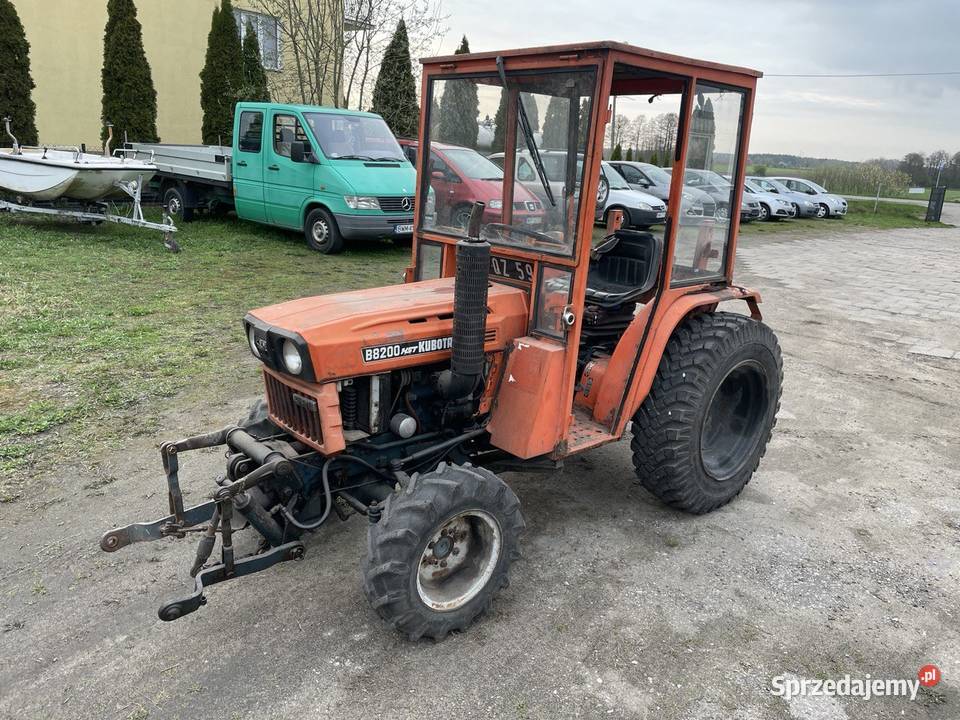 Traktor Mini Kubota B8200 HST 4x4 Przedni TUZ Napęd 4x4 Wysokie Mazowieckie