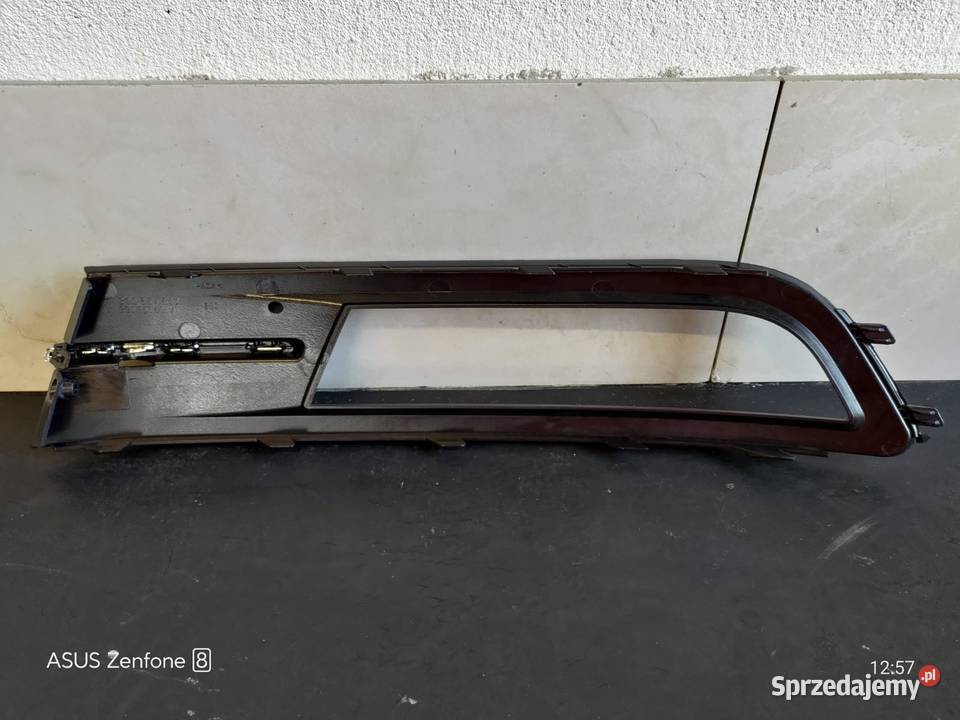 Kratka atrapa zderzaka Prawa VW Passat b8 Złoczew sprzedam