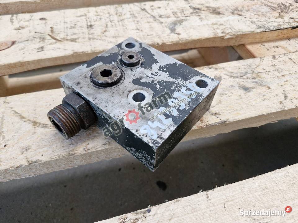 Rozdzielacz hydrauliczny Case Magnum 235 250 260 Byków