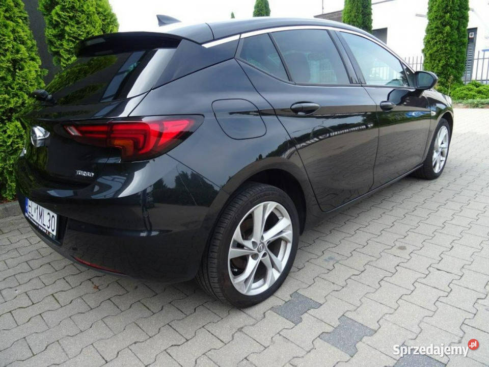 Opel Astra K 14 150BezwypadkowyBogate światła przeciwmgielne Łódź sprzedam